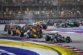 Russell e Verstappen; Marina Bay, con un pizzico di Texas